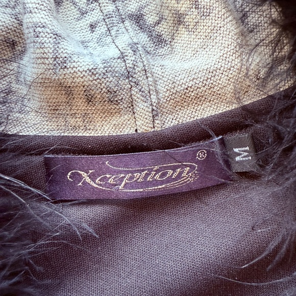 Y2K Longline tunic with feather hood and asymmetrical hem - Picture 7 of 7